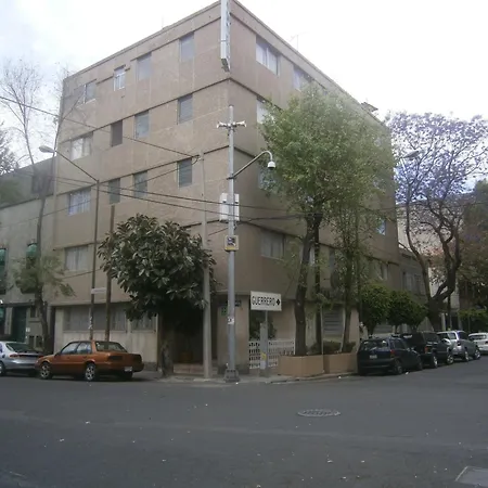 Hotel Polly