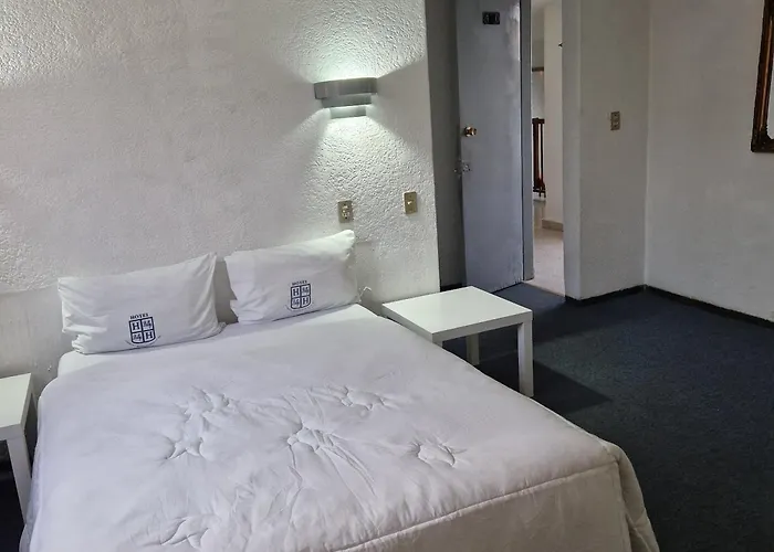 Polly Love hotel