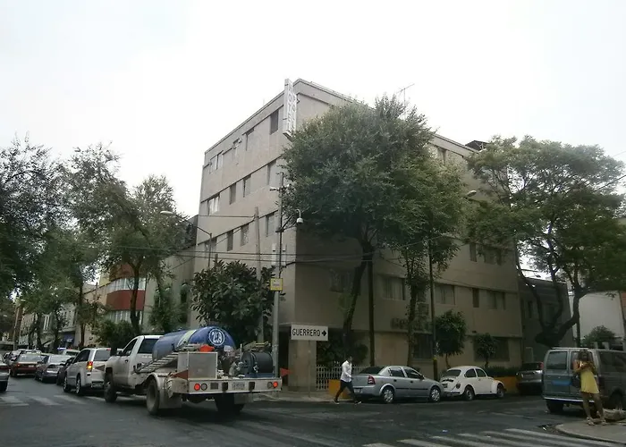 Polly Mexico City