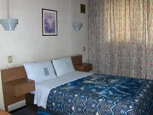 Polly Love hotel 2*