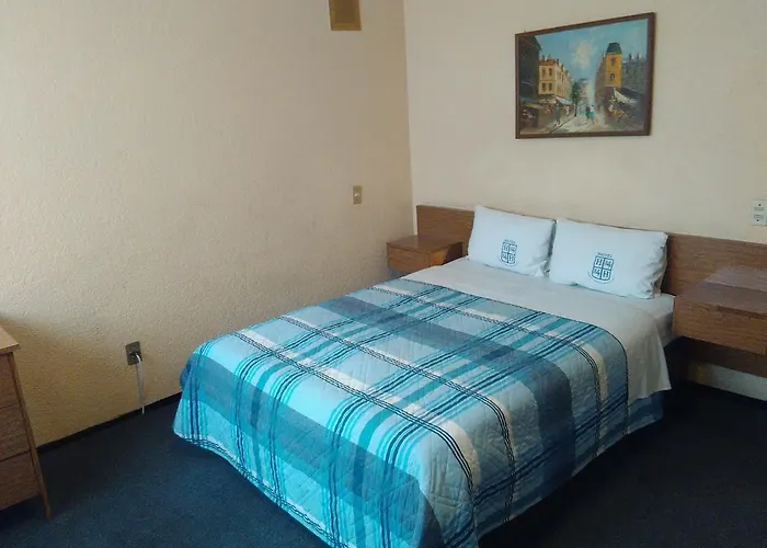 Polly Love hotel